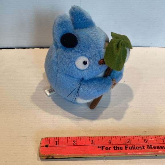 Vintage & Very Rare My Neighbor Totoro Blue Plush Vibrating Animal with Sack - Picture 3 of 8